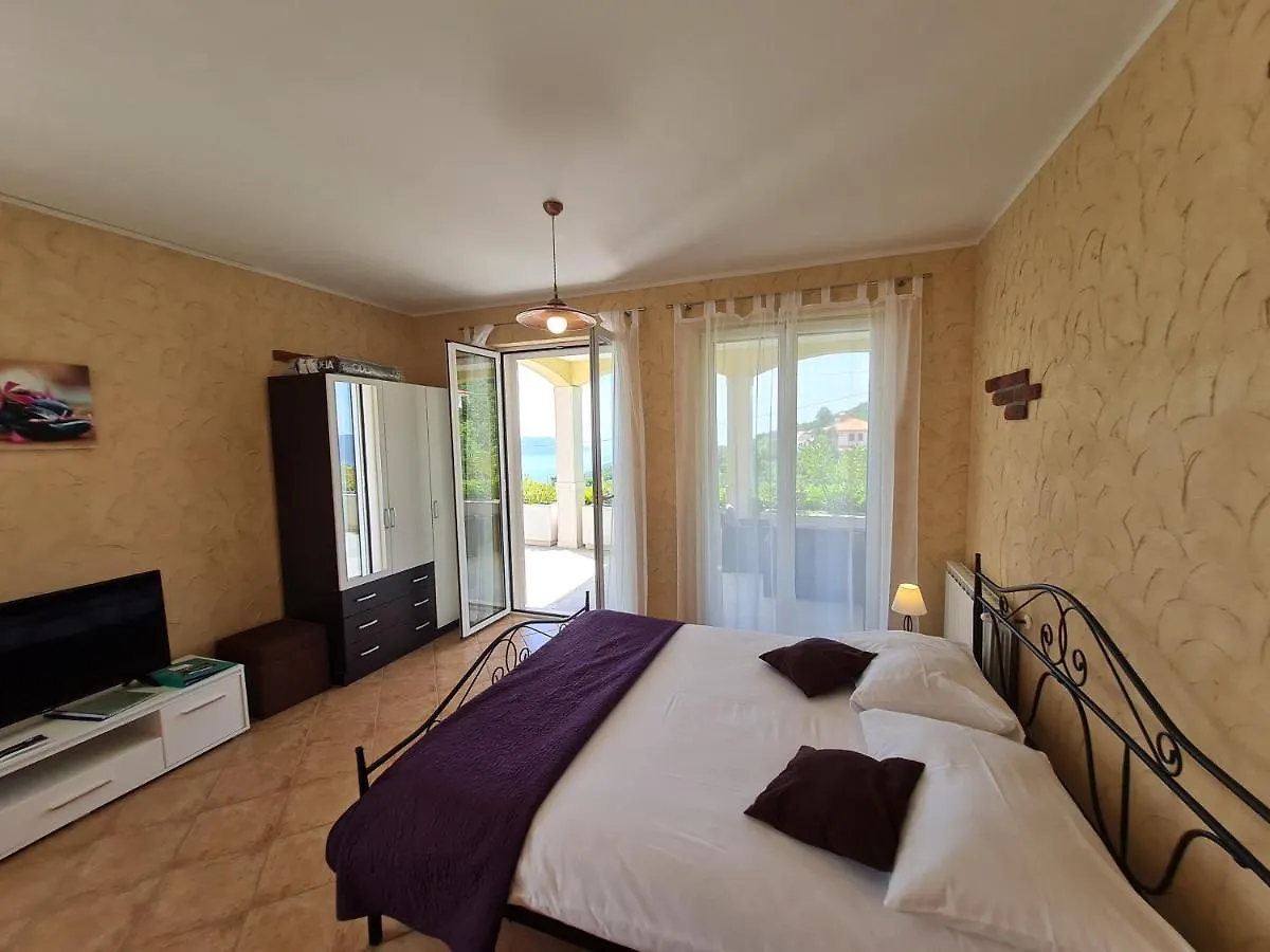 Apartman En Mošćenička Draga 0*,  Croacia